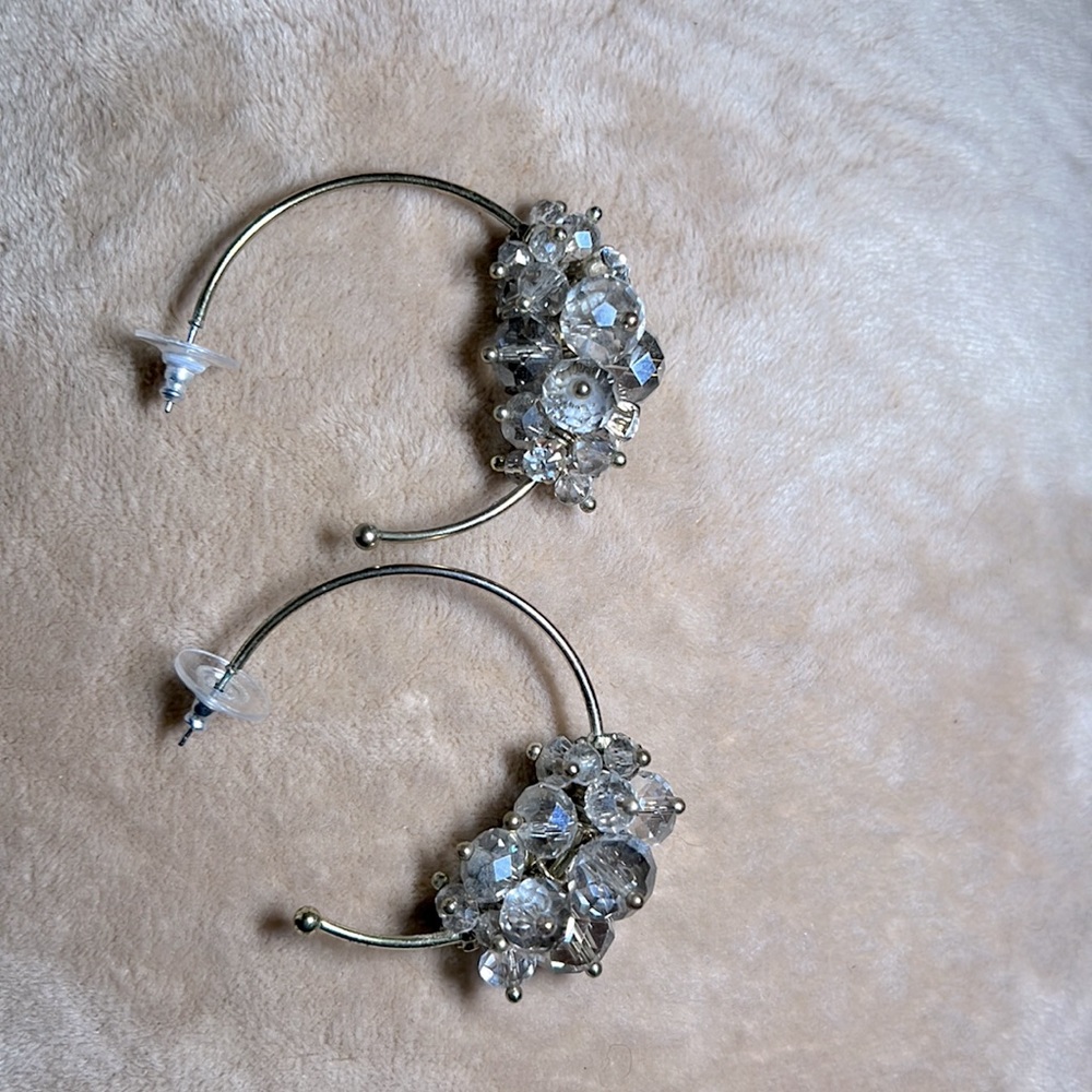 NWOT Elegant Crystal cut beaded 3/4 hoop post earrings.
